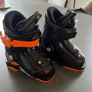 Kids Ski Boots Tecnica J1 size 15.5